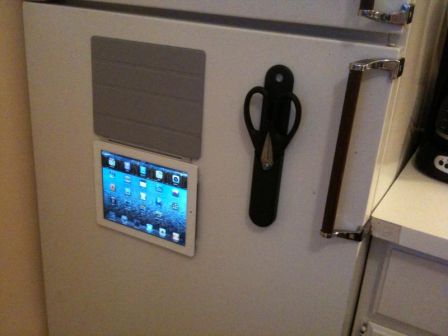 ipad-2-magnet-frigo-1.jpg