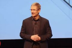 tim-cook-apple-ipad-iphone.jpg