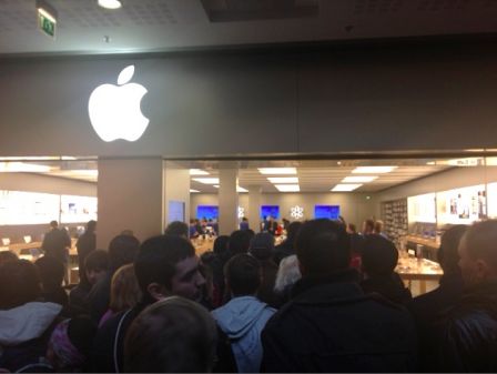 sortie-nouvel-ipad-queue-achat-6.jpg