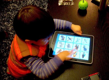 ipad-tout-petits-2-2.jpg