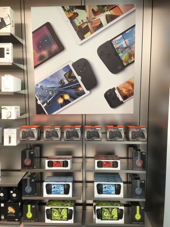 gamevice-apple-store.jpg