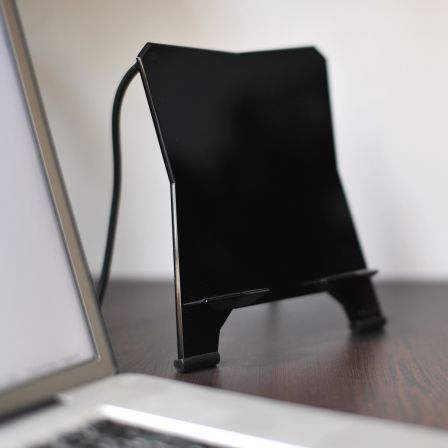 ipad-stand_bright-up_desk_Ninki-UP.jpg